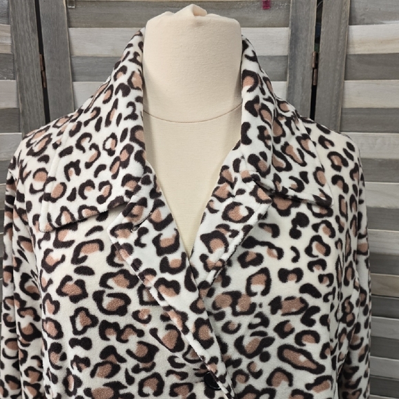 Cozy Fleece Leopard Print Button-Up Lightweight Coat | Z Studio | 4X - Picture 5 of 9